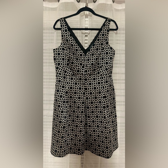 NWOT Women’s Lauren Ralph Lauren Black Gold Metallic Textured Cocktail 16 Petite - Picture 1 of 6
